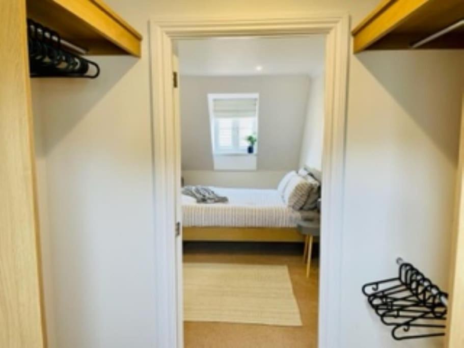 Modern Town House In Cotswolds - 3 Double Bedrooms ウィットニー エクステリア 写真