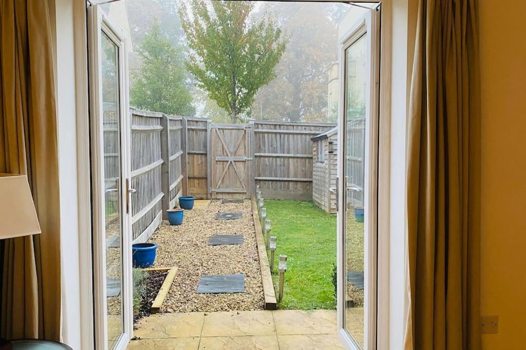 Modern Town House In Cotswolds - 3 Double Bedrooms ウィットニー エクステリア 写真
