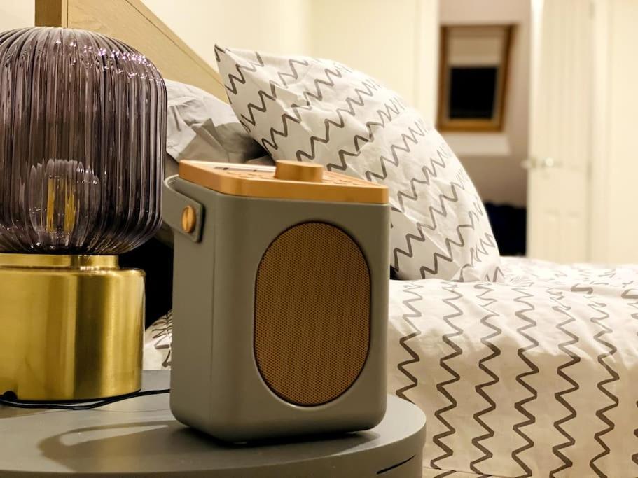 Modern Town House In Cotswolds - 3 Double Bedrooms ウィットニー エクステリア 写真