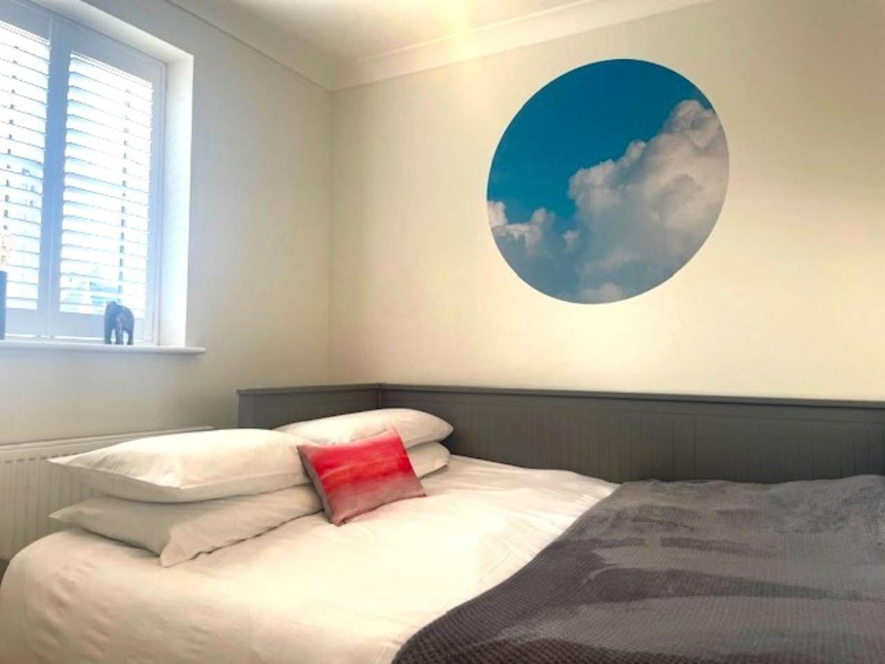 Modern Town House In Cotswolds - 3 Double Bedrooms ウィットニー エクステリア 写真