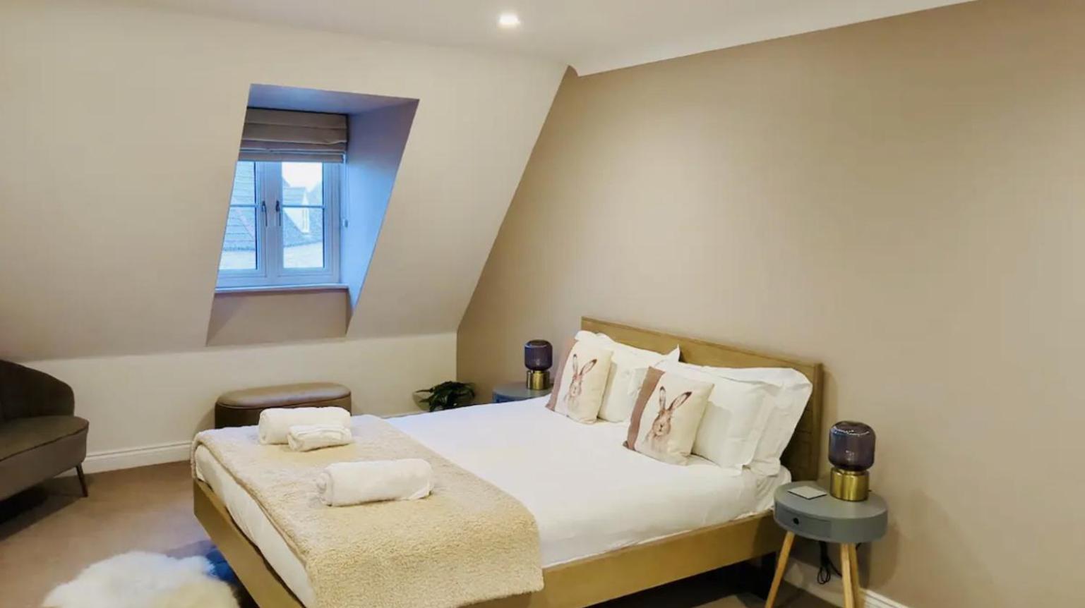 Modern Town House In Cotswolds - 3 Double Bedrooms ウィットニー エクステリア 写真