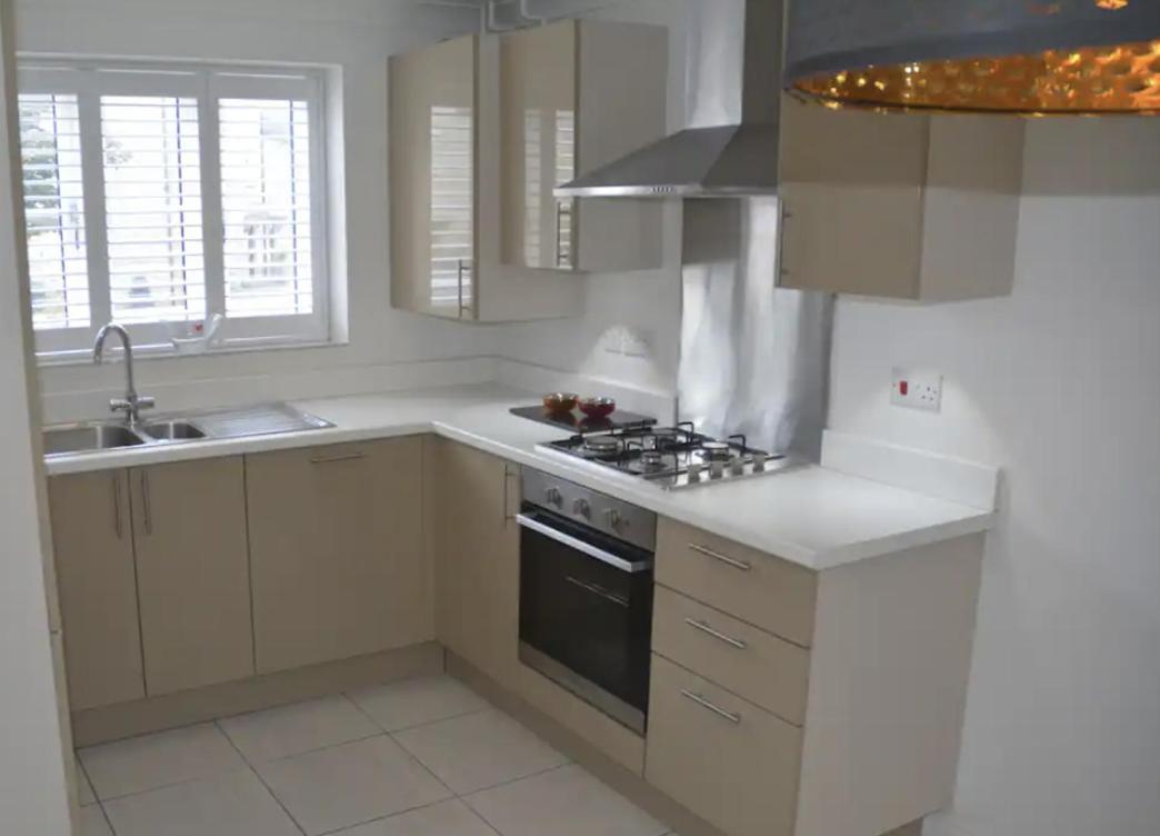 Modern Town House In Cotswolds - 3 Double Bedrooms ウィットニー エクステリア 写真