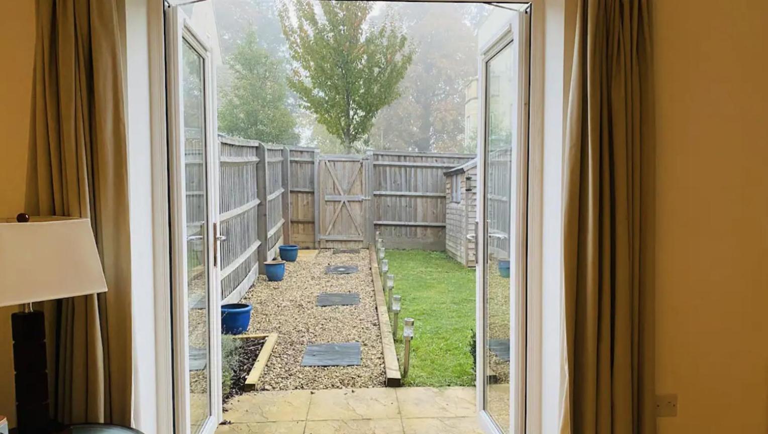 Modern Town House In Cotswolds - 3 Double Bedrooms ウィットニー エクステリア 写真